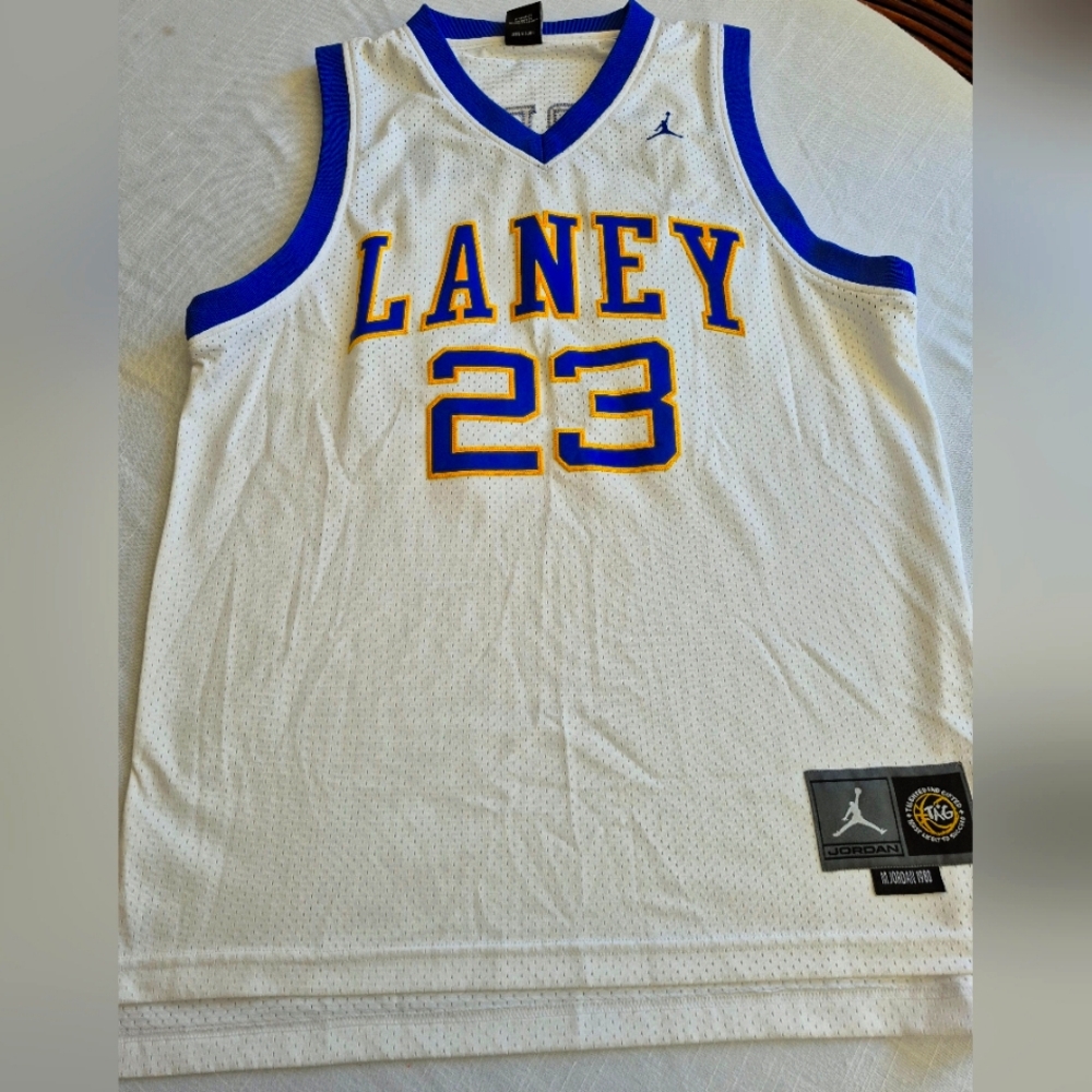 Michael Jordan #23 Laney Basketball Jersey size M